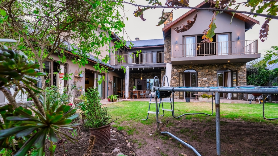 5 Bedroom Property for Sale in Kraaibosch Manor Western Cape